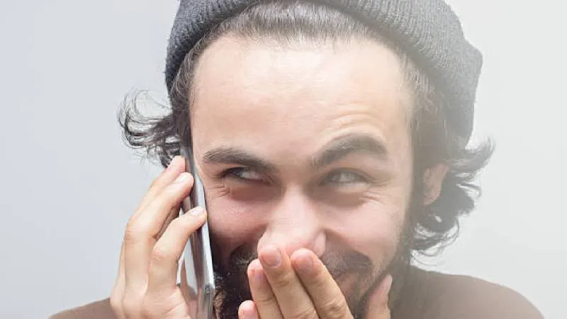 Cada 28 de diciembre, los mexicanos desconfían hasta del saludo por el Día de los Santos Inocentes./ Pixabay