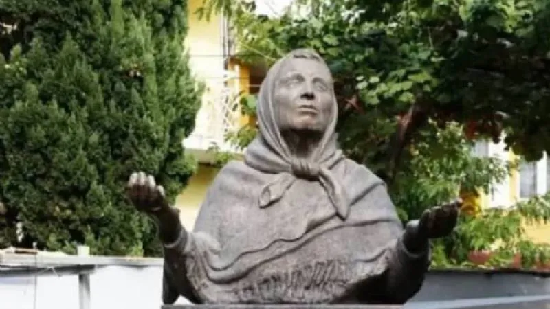 Las profecías atribuidas a Nostradamus y Baba Vanga carecen de evidencia verificable, pero mantienen interés global./ RS