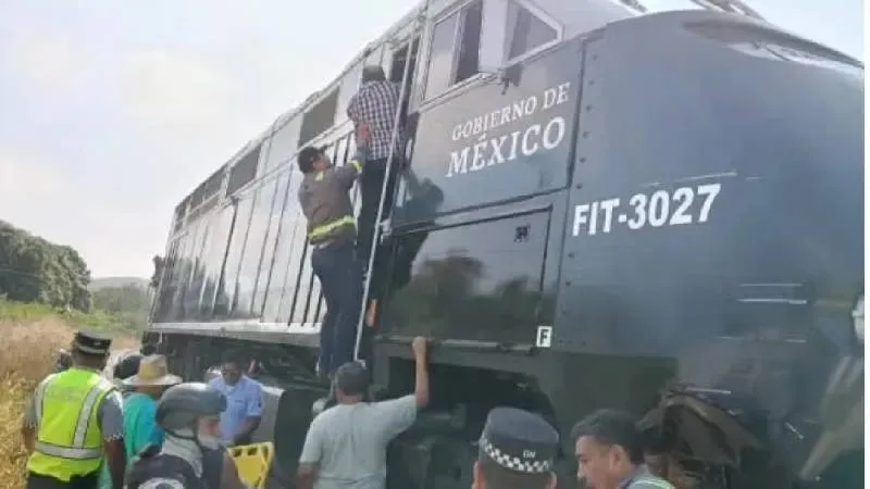 Elementos de la Secretaría de Marina desplegaron un operativo de rescate tras el descarrilamiento del Tren Interoceánico./ X