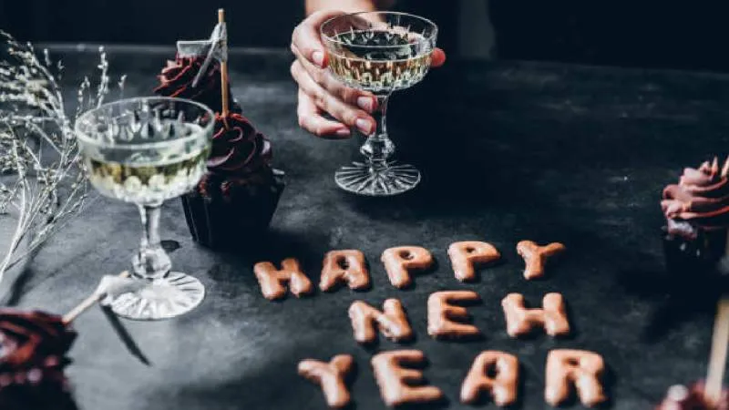 La columna cuestiona la idea de que el calendario reinicia la vida y pone el énfasis en la responsabilidad personal./ Pixabay