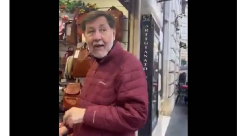 En el video se observa al senador de Morena levantar la voz y encarar al ciudadano tras darse cuenta de que estaba siendo grabado./ Captura de pantalla