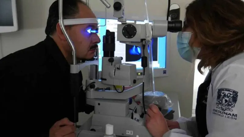 Especialistas recomiendan revisiones oftalmológicas periódicas para detectar cataratas de manera oportuna./ Pixabay