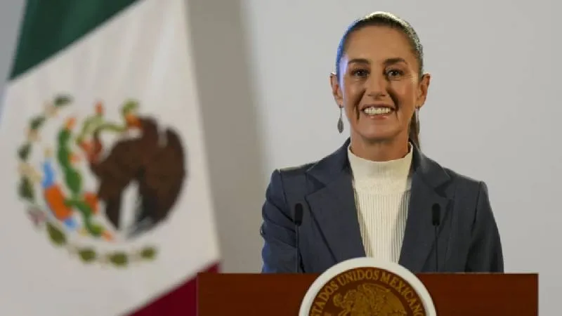 Claudia Sheinbaum reiteró que México no permitirá la presencia de tropas extranjeras tras su llamada con Donald Trump sobre seguridad bilateral./ AP