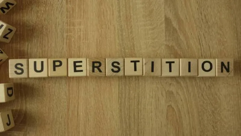 La superstición del martes 13 combina el simbolismo del dios Marte y el número 13, elementos históricamente ligados al conflicto y la mala fortuna./ Pixabay