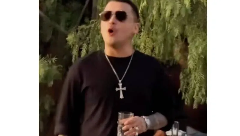 TikTok: @angelaaguilar_