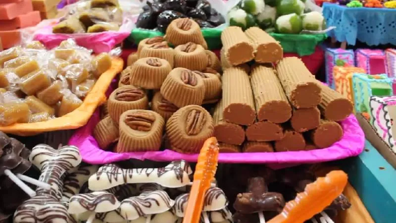 La feria también incluye venta de aceitunas y aceite de oliva, productos tradicionales de la región./ Pixabay