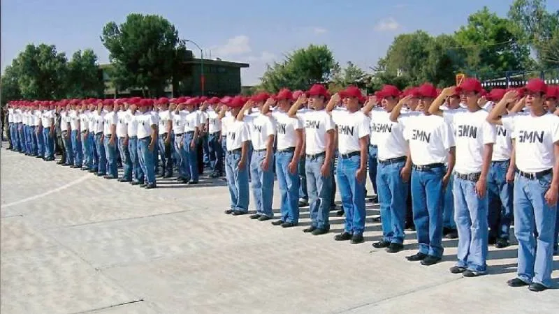 Quienes obtengan bola blanca o azul deberán iniciar el adiestramiento militar en 2027./ Gobierno de México