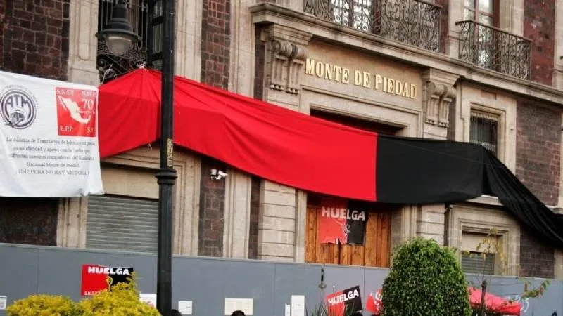 La huelga en el Monte de Piedad mantiene cerradas más de 300 sucursales en todo el país./ X