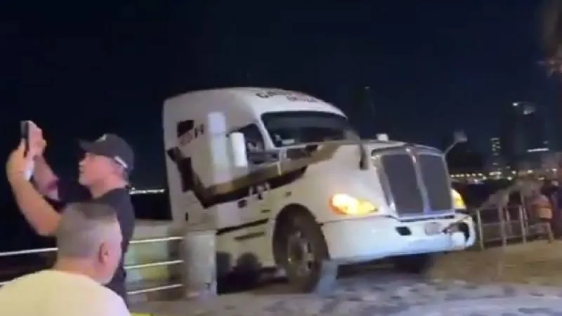 El operativo provocó cierres temporales en el malecón y vialidades cercanas./ X