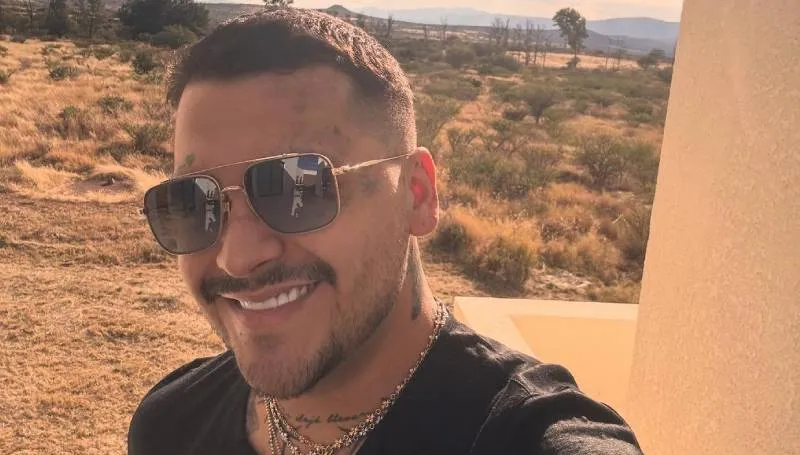 El cantante sonorense se prepara para su concierto en la Plaza de Toros “La México”. / @nodal