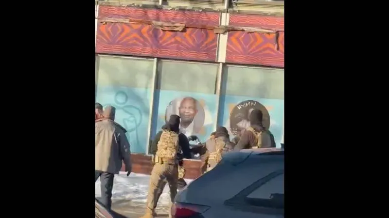 Un operativo federal de inmigración derivó en un tiroteo que dejó un civil muerto en Minneapolis./ Captura de pantalla