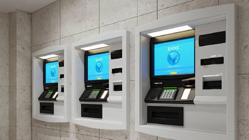 Delincuentes aprovechan la distracción de los usuarios para robar tarjetas y obtener el NIP./ Pixabay