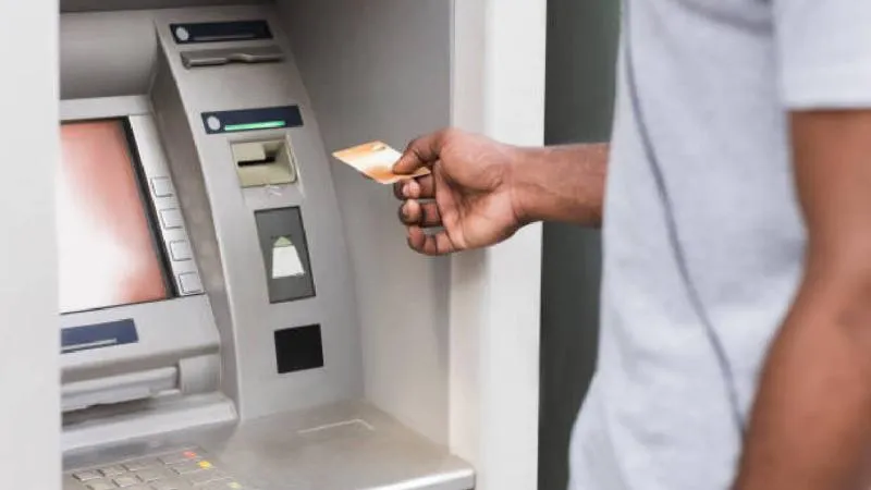 Los desplazadores son dispositivos colocados en cajeros automáticos para impedir la salida de la tarjeta./ Pixabay