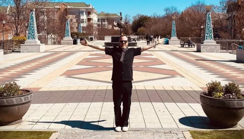 IG: @kiefersutherland