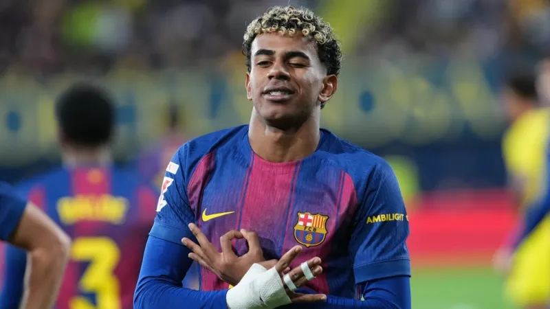 Lamine Yamal regresa con el Barça hasta 2026 | AP