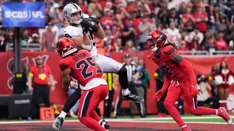 Bowers en su segundo año en la NFL | AP