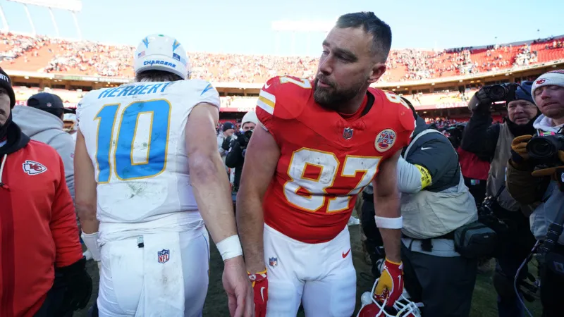 Kelce no ha dado noticias de su retiro | AP