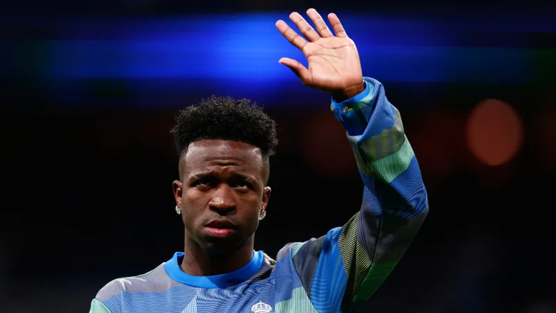 Simeone tiene altercado con Vini | AP