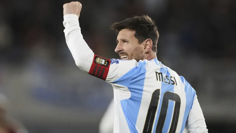 Messi es tentado en Arabia | AP