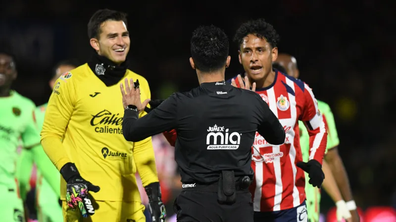 SOAT anuló penal a Chivas | IMAGO7