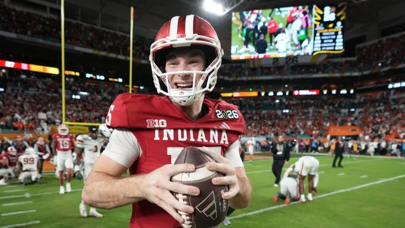 Fernando Mendoza elegible para la NFL | AP