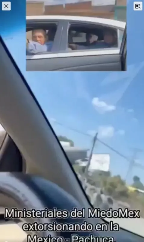 El caso más reciente fue el de unos judiciales en Edomex amedrentando a conductores / Redes Sociales