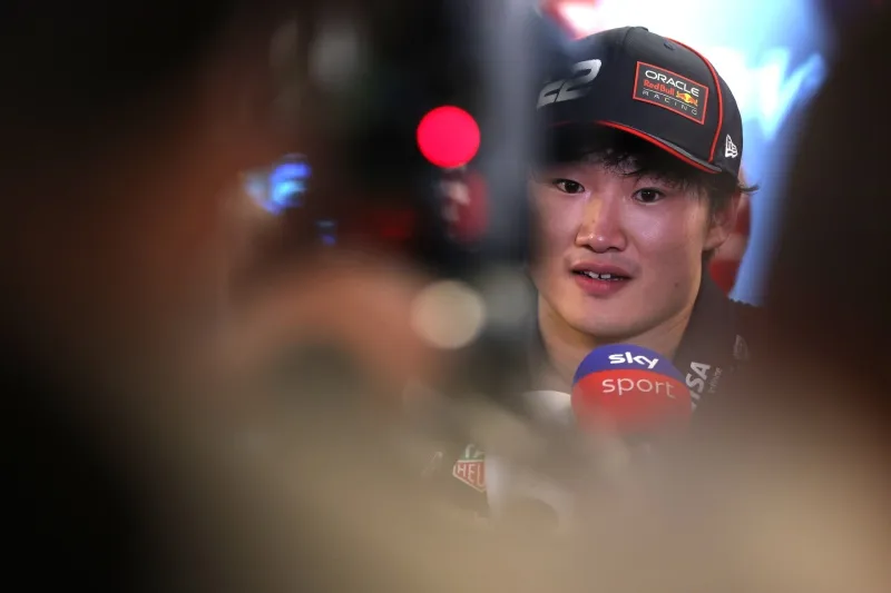 Yuki se mantendrá con Red Bull pero como piloto de reserva