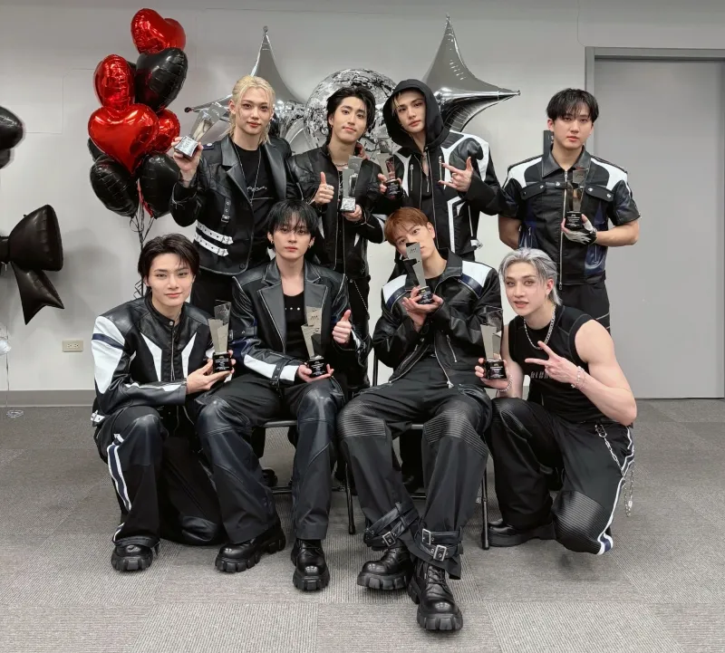 La banda de K-pop regresa a México... pero ahora en cines / FB: @JYPEStrayKids