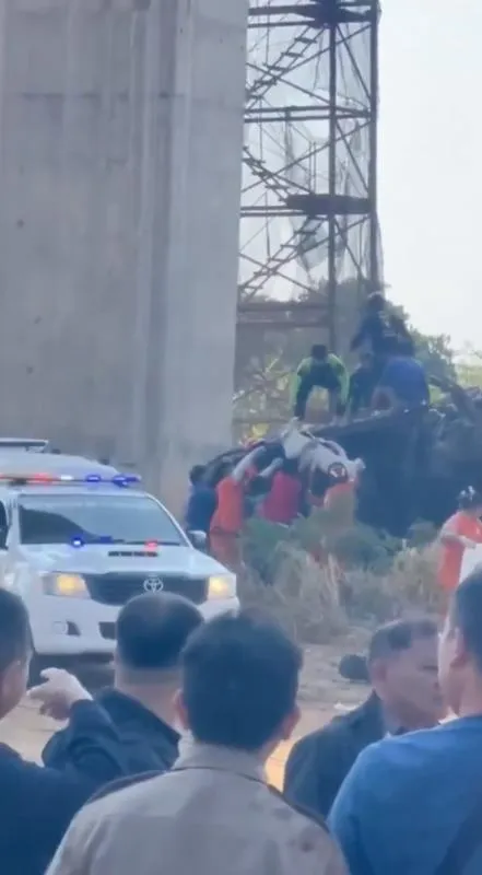 El tren viajaba a alta velocidad cuando sufrió el impacto / Especial