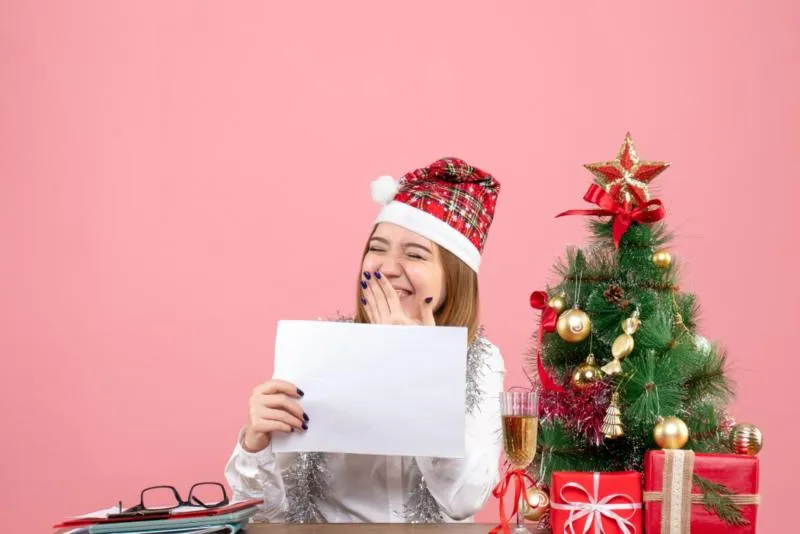 Las tarjetas navideñas hoy día siguen siendo muy famosas / FREEPIK