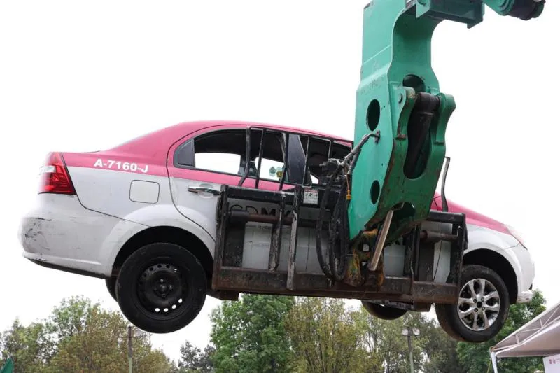 El Gobierno CDMX busca renovar las unidades en mal estado / FB: @ClaraBrugadaM