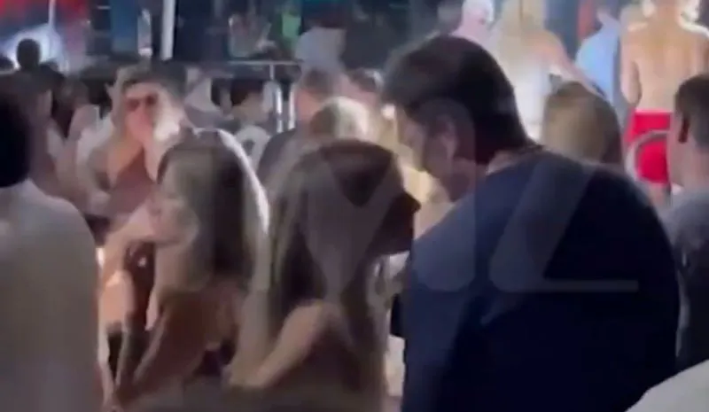 Alix Earle y Tom Brady