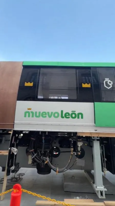 Las unidades servirán para llevar a la gente del aeropuerto al centro de Monterrey / X: @samuel_garcias