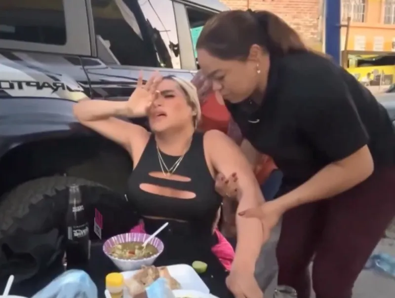 Tras unos minutos de dolor, logró reponerse / Redes Sociales