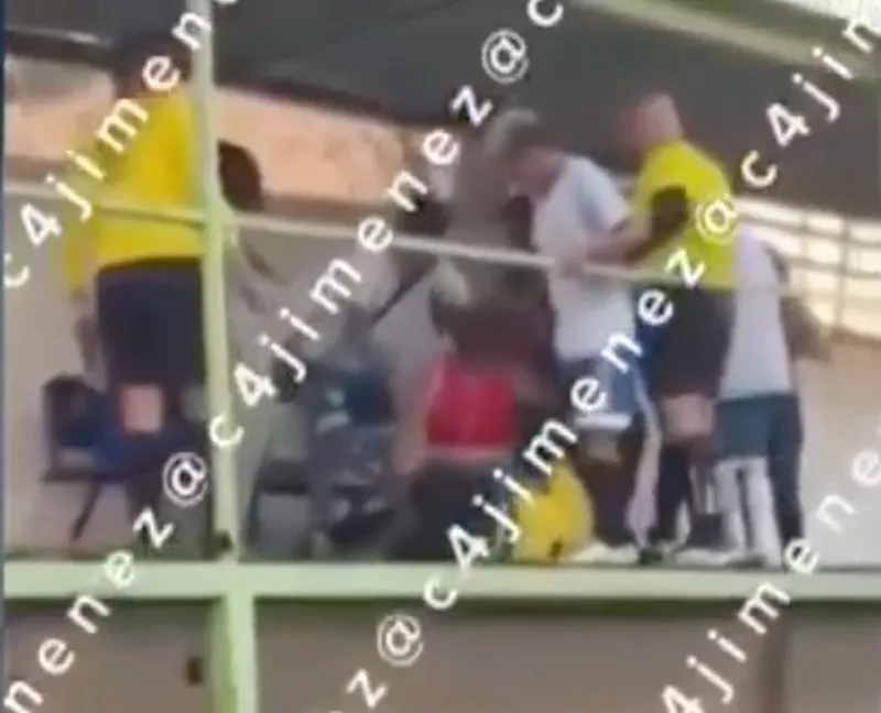 Nadie intervino para defender a la silbante