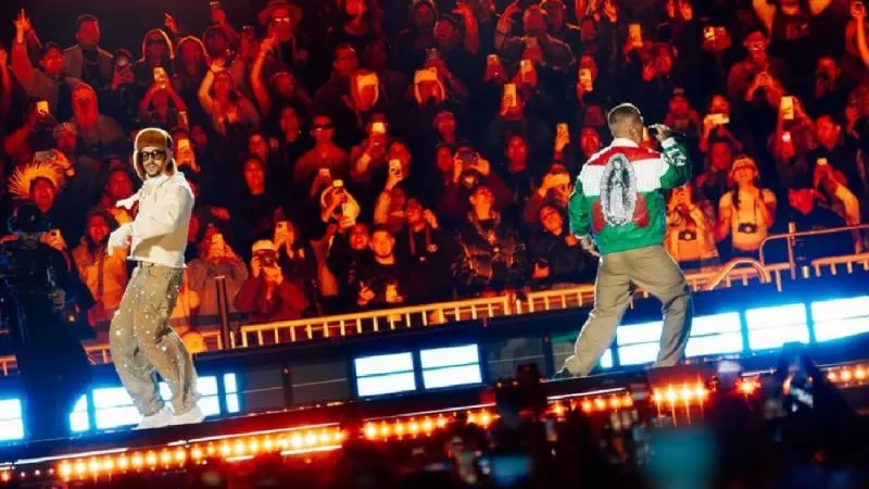 Bad Bunny y J Balvin hicieron las paces durante un concierto en México del pasado mes de diciembre/X: @BadBunny_Mex