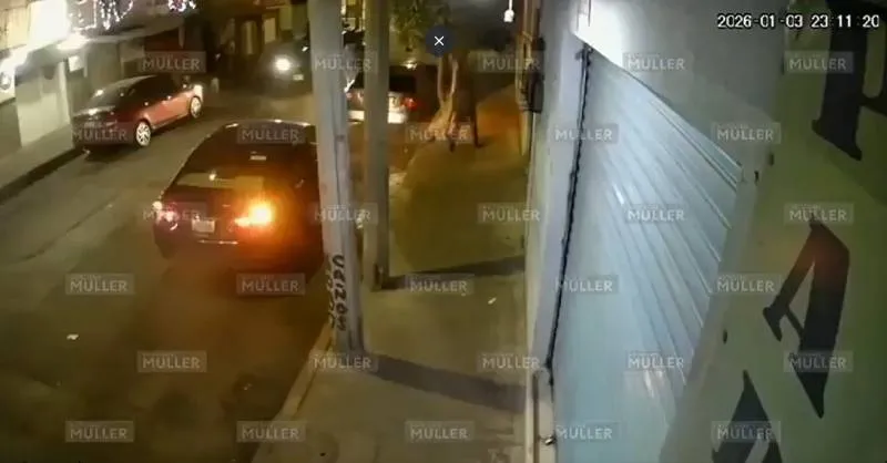 El auto Honda City así llegó a Ciudad Lago, luego del accidente en Iztapalapa/X: @yohaliresendiz