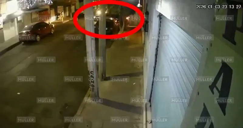 La mujer encerró su auto en la cochera de su casa y luego se marchó/X: @yohaliresendiz