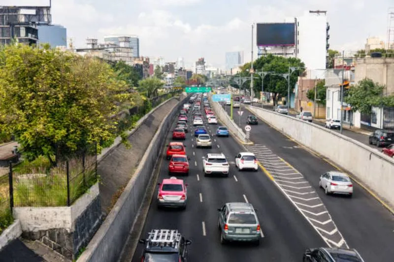 El objetivo del Doble Hoy No Circula es reducir la emisión de contaminantes por los autos/Pixabay