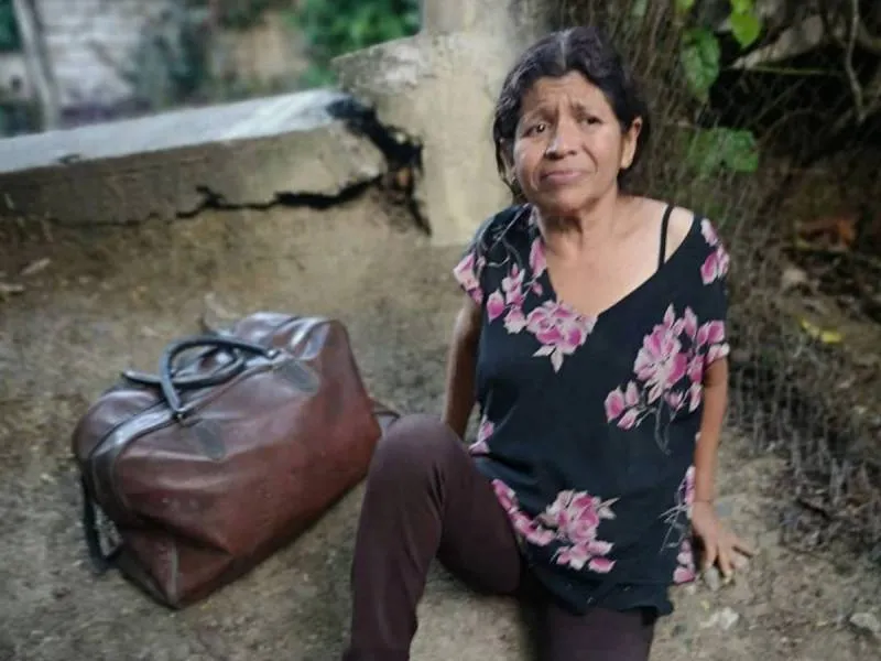 Doña Lety se hizo viral en redes sociales, pero al mismo tiempo, todo indica que era víctima de un secuestro/X: @MrDoctorOficial