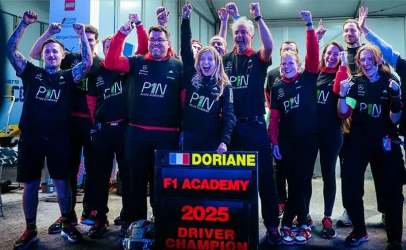 Doriane Pin celebra su campeonato de la F1 Academy | IG @dorianepin
