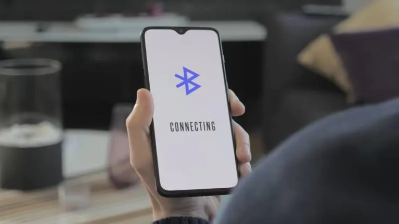 El Bluetooth permite conectar dispositivos, pero también puede abrir la puerta a accesos no autorizados. / iStock