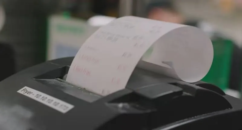 En México es habitual que al salir de una tienda te pidan el ticket de compra. / iStock