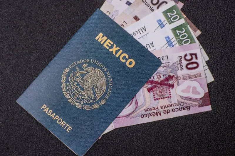 Algunas personas tienen descuentos para el pasaporte. / iStock