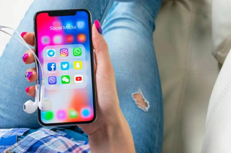 La nueva estafa inicia con mensajes directos enviados por cuentas falsas o recién creadas. / iStock