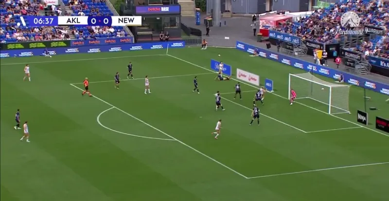 Así remató Rose para el primer gol de 2025