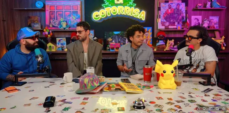 Luis Gerardo Méndez y Memo Villegas fueron invitados por La Cotorrisa para un episodio reciente/YouTube: Slobotzky