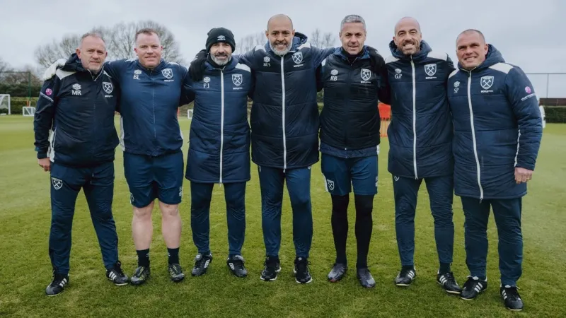 Paco Jémez en su primera práctica con West Ham