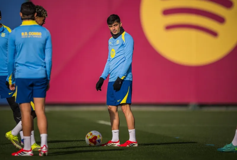 Pedri en un entrenamiento