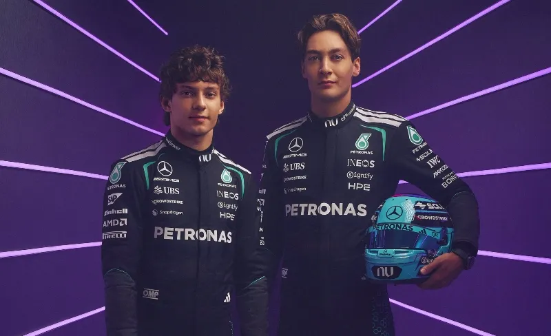 Kimi Antonelli y George Russell